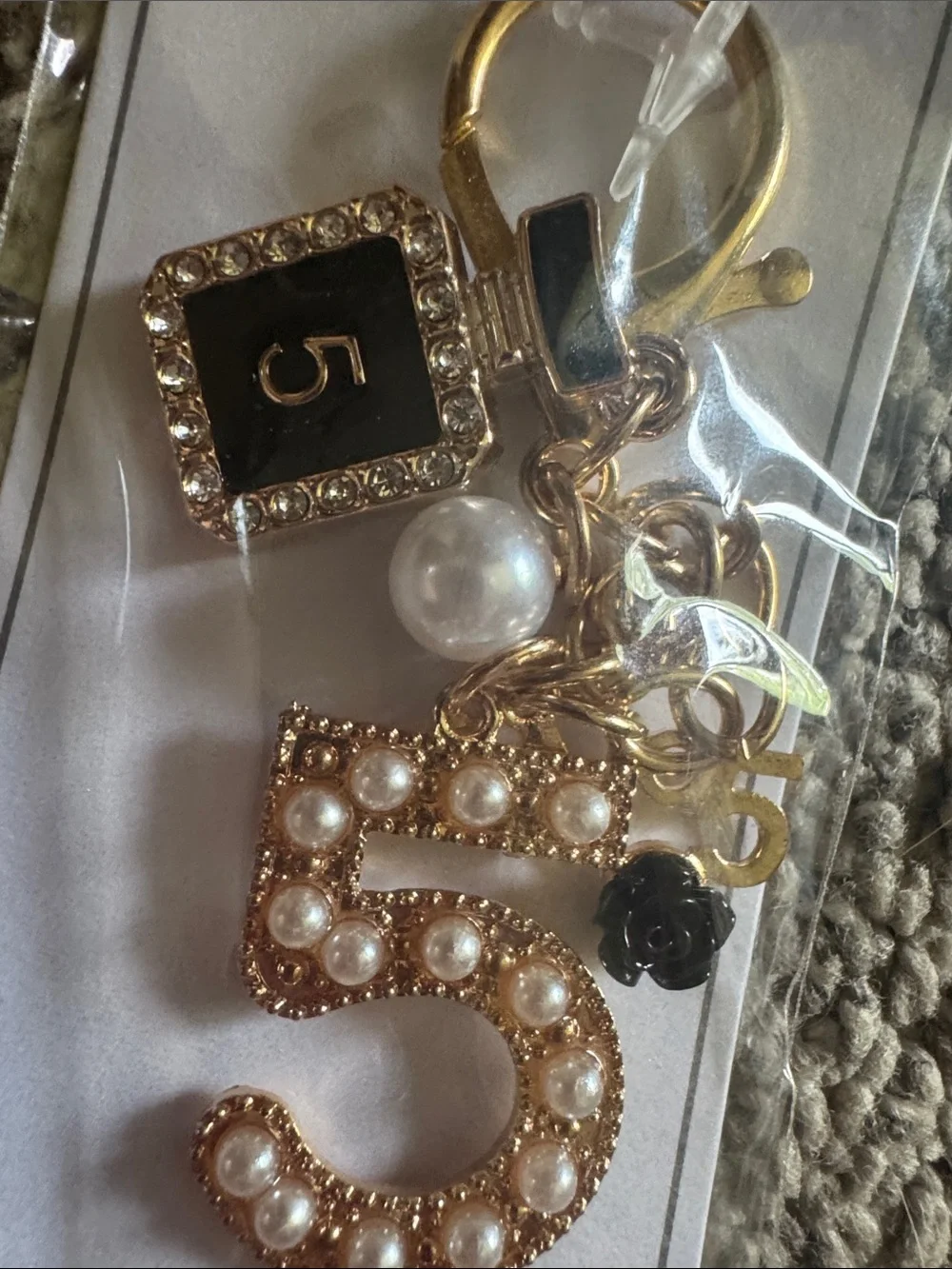 Fashion Jewelry Gold Pearl Number 5 Charm Keychain with Black Accent